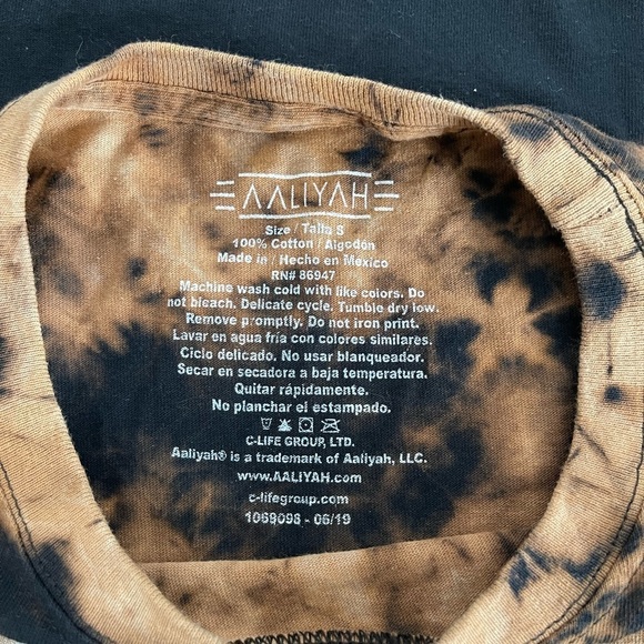 Aaliyah Graphic tie-dye long sleeve t-shirt size small. Main color is brown. - Picture 3 of 3